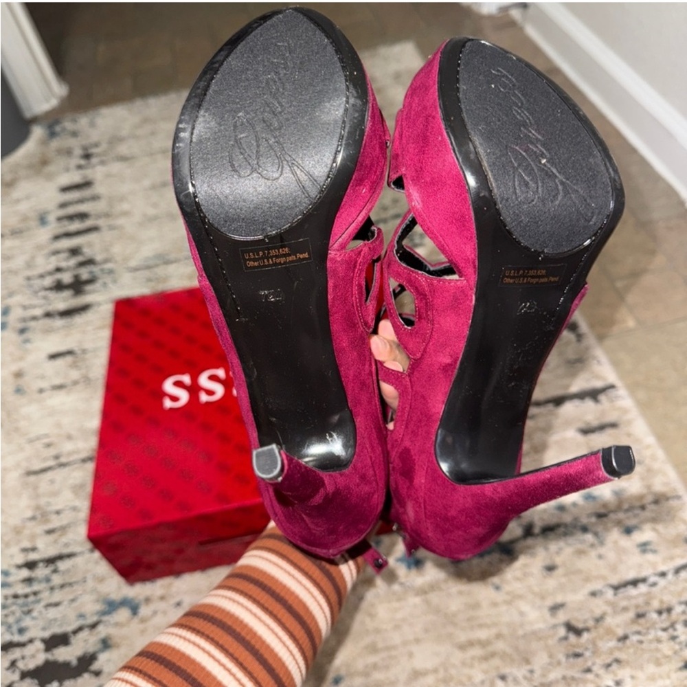 Guess Women's Magenta Strappy Heels